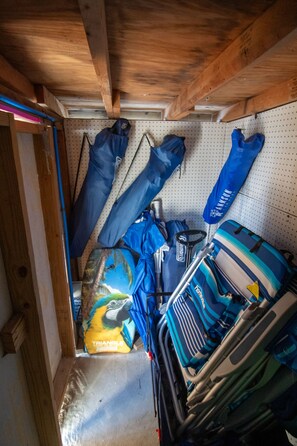 3 bedrooms, internet, bed sheets