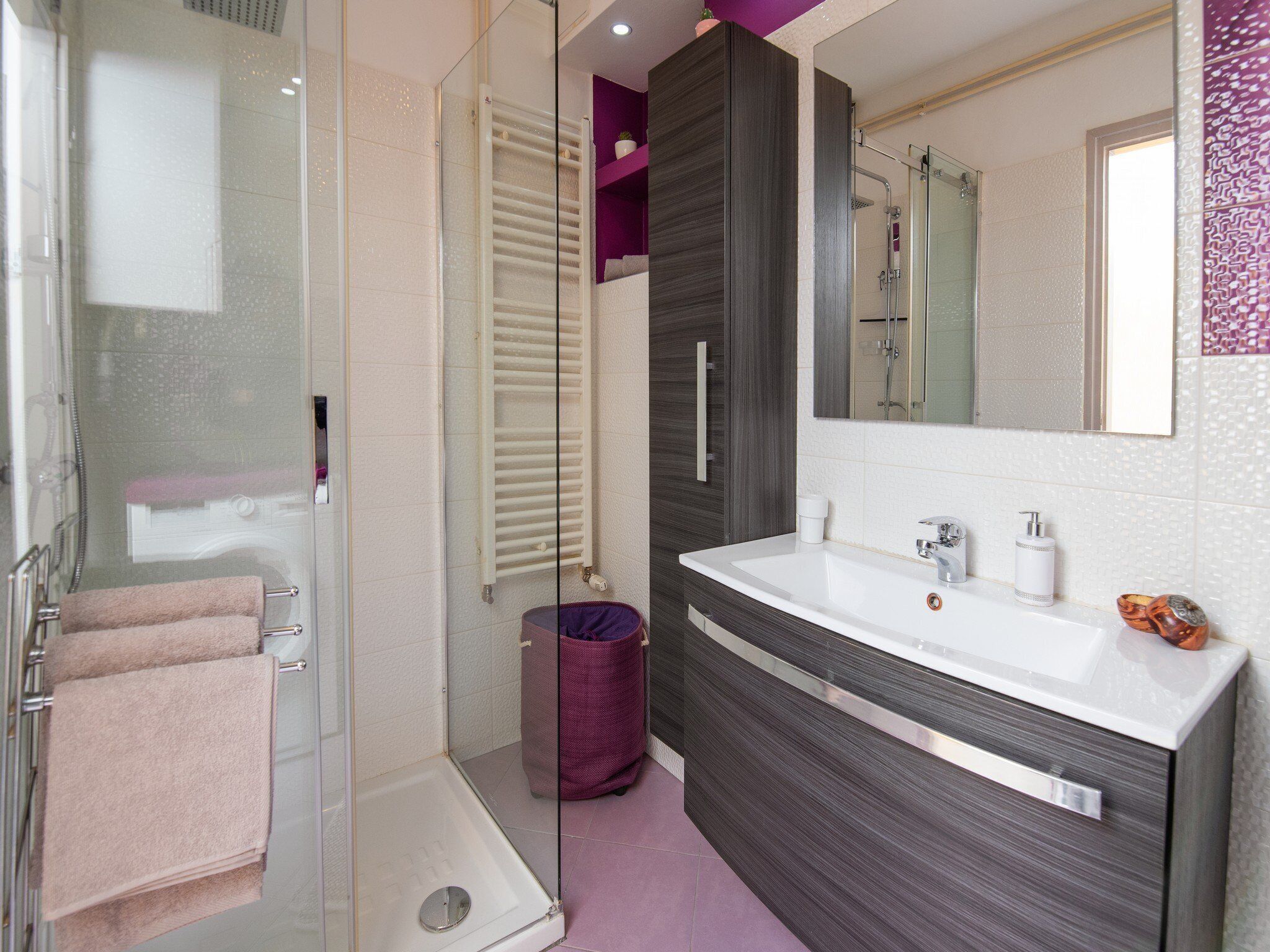 Apartment (Two Bedroom Apartment with Balcony) | Bathroom