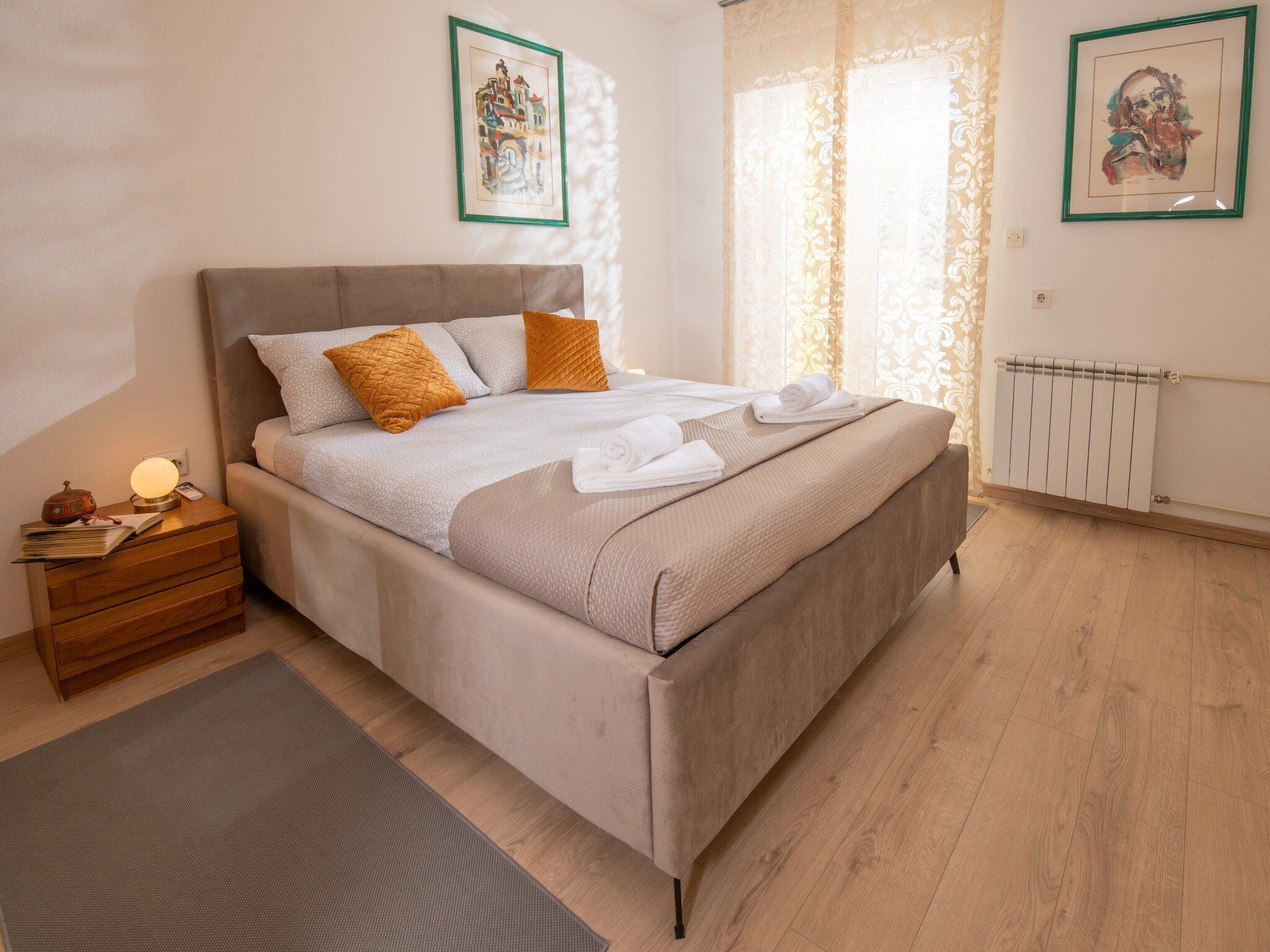 公寓 (Two Bedroom Apartment with Balcony) | 2 間睡房、嬰兒床 (收費)