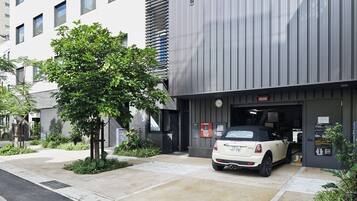 Self-parking (surcharge) 1500 per day