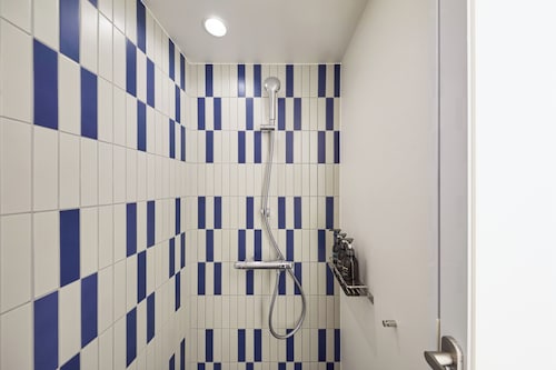 バスルームのシャワー