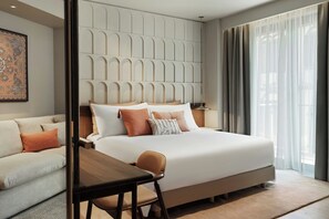 Phòng Deluxe, 1 giường cỡ king và sofa giường (View) | Bộ trải giường bằng vải cotton Ai Cập, bộ đồ giường cao cấp 