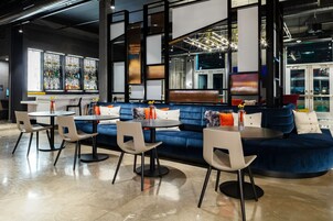 酒吧（店内）