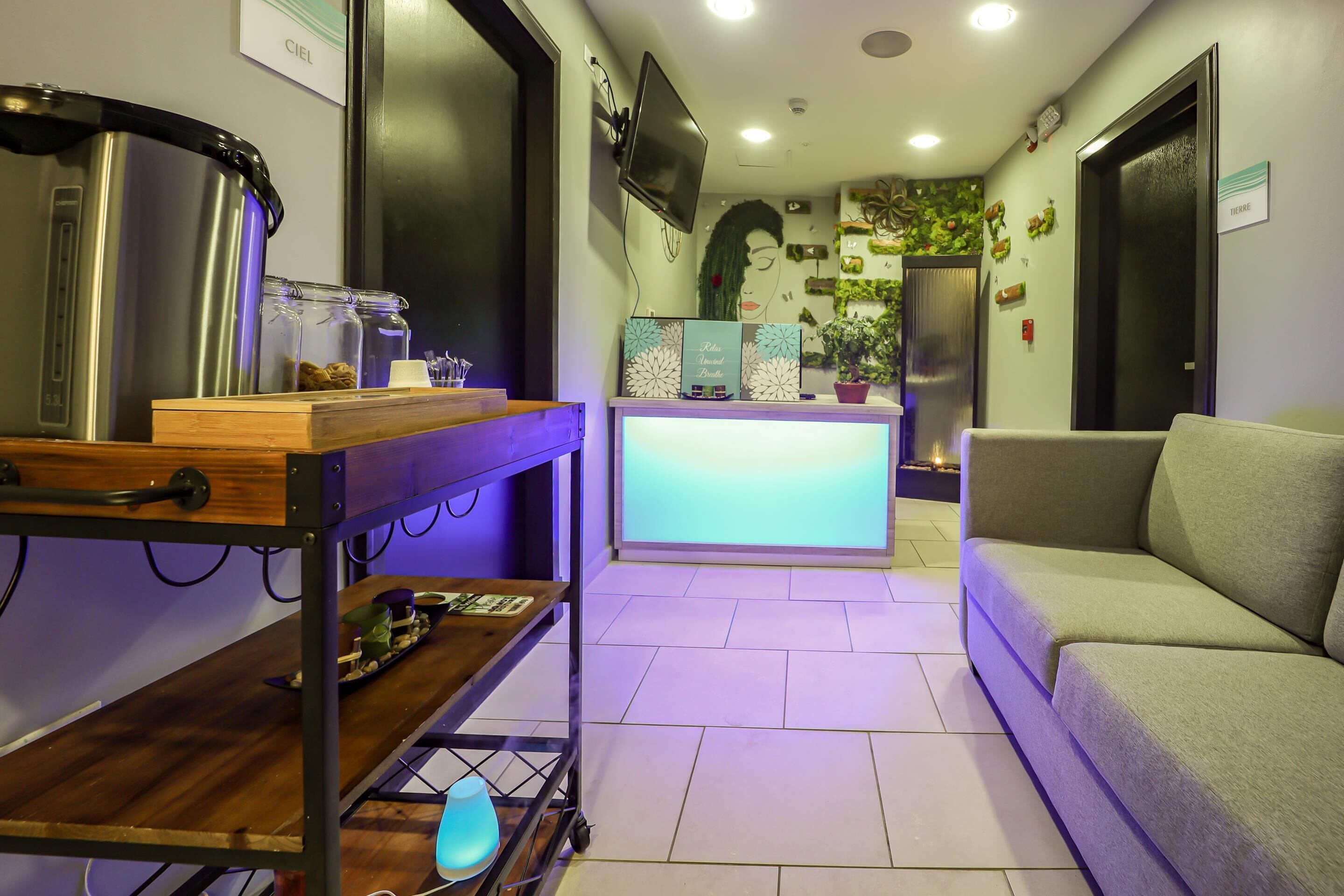 Photo - Comfort Inn & Suites Tobago