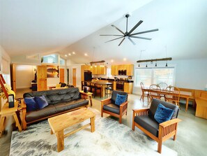 Smart TV, fireplace, DVD player