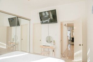 2 bedrooms, desk, iron/ironing board, free WiFi