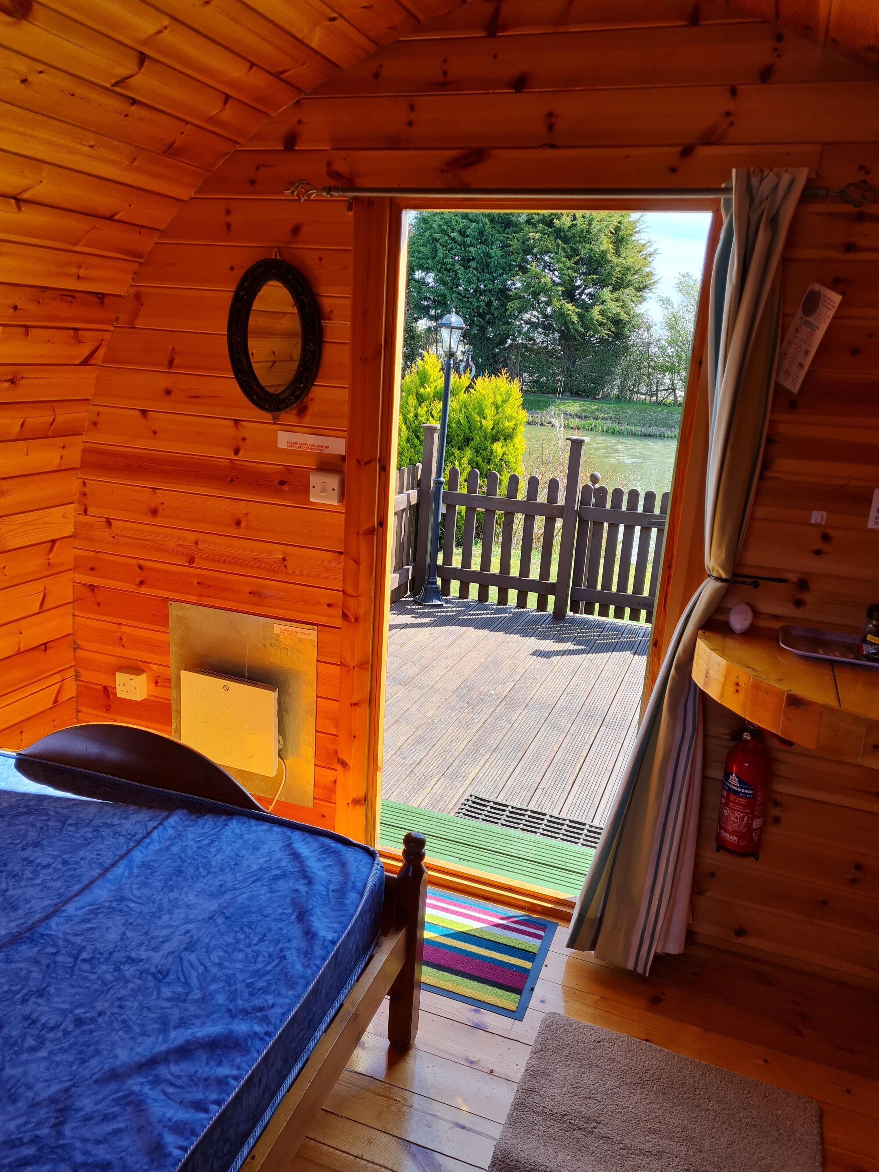 Panoramic Apartment, Lake View (Wren Glamping Pod ) | Interior