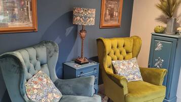 Apartment, Private Bathroom, Garden View (The Annexe) | Lounge