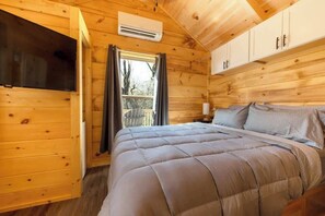 1 bedroom, travel crib, free WiFi