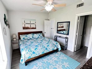 3 bedrooms, free WiFi, bed sheets - Expansive ocean views from double decks, just steps to beach (Surfside)