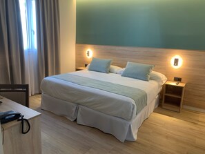 Superior Double or Twin Room | Down duvets, minibar, desk, blackout curtains - Hotel Don Pepo (Lobón)