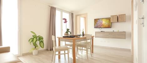 2 عدّة غرف نوم وملاءات أسرّة