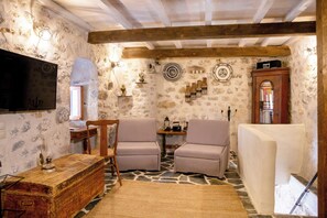 Télévision, cheminée