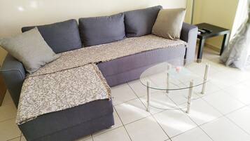 Een smart-tv, een stereo en een printer