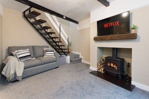 Deluxe House, Private Bathroom | Lounge