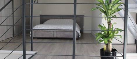 1 dormitorio, tabla de planchar con plancha, wifi gratis y ropa de cama
