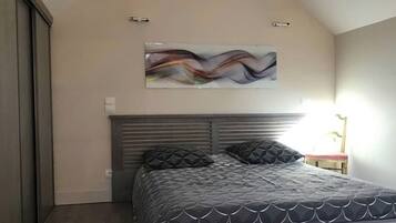 1 chambre, fer et planche Ă repasser, Wi-Fi gratuit, draps fournis