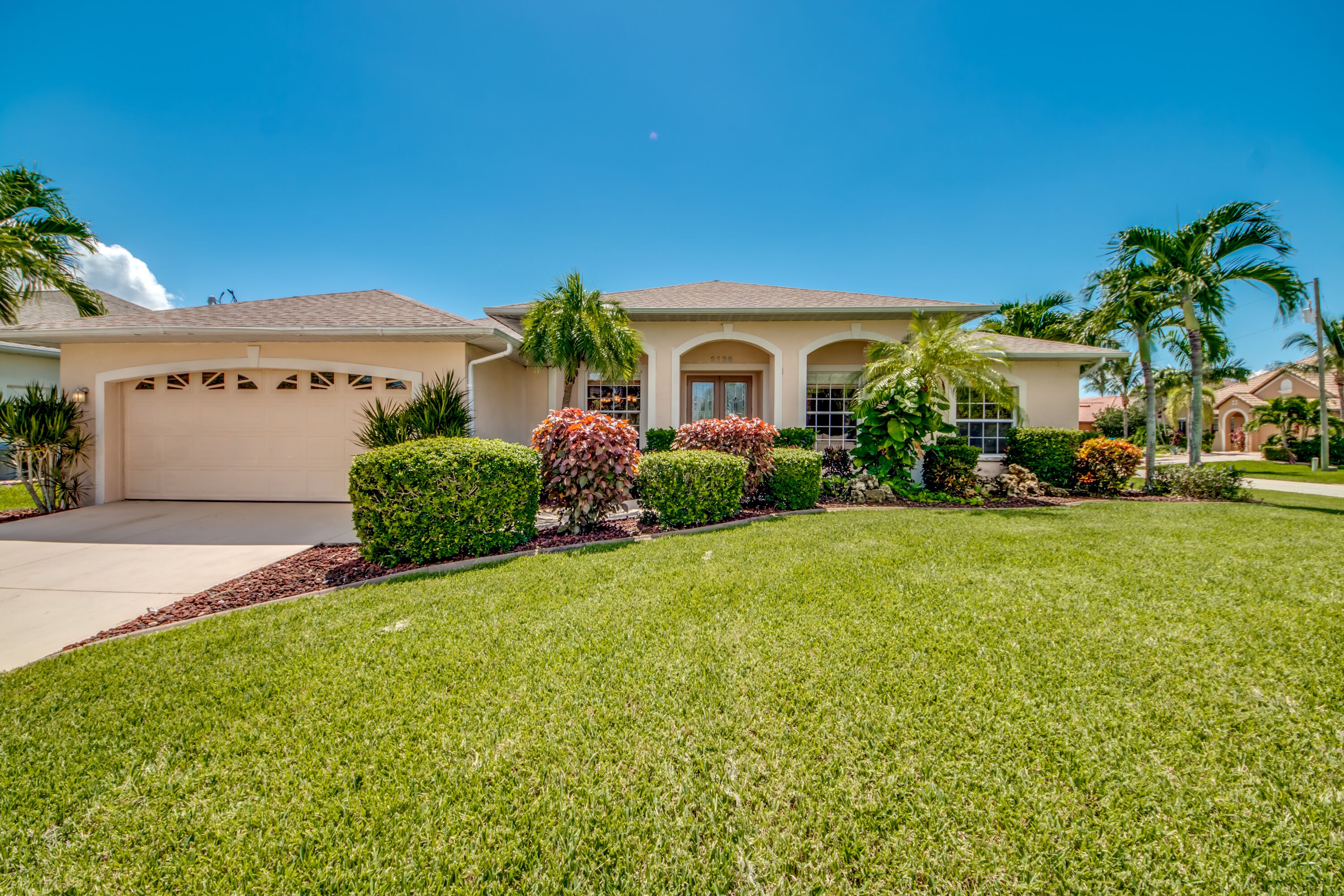 Villa Harmony - in southern exposure, heated pool, spacious, best neighborhood