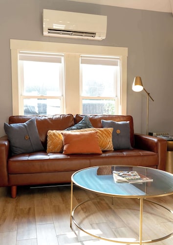 Modern Carriage House | Prime Location • Parking