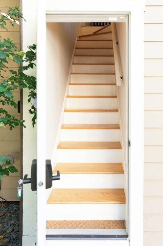 Modern Carriage House | Prime Location • Parking