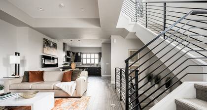 Spacious Luxury Arvada Home near OldeTown, Denver, Red Rocks