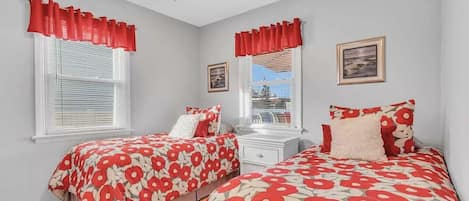 2 habitaciones, tabla de planchar con plancha, cuna de viaje y wifi