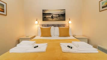 Cottage | 2 bedrooms, individually decorated, individually furnished, free WiFi