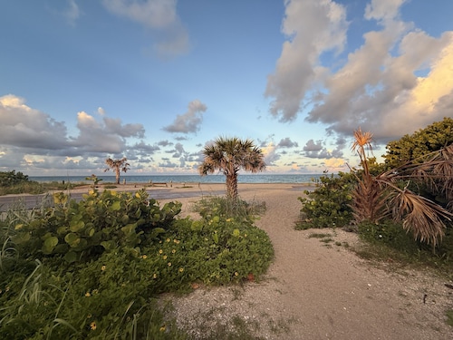 House With A Boat - Boat, Heated Pool, Fishing