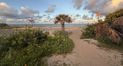 House With A Boat - Boat, Heated Pool, Fishing