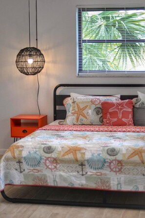 4 bedrooms, desk, iron/ironing board, travel cot