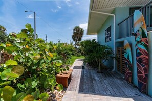 Property grounds - 400 South - Unit G Su (Cocoa Beach)