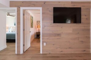 2 Schlafzimmer, Bügeleisen/Bügelbrett, Reisekinderbett, WLAN