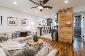 TV, offices - 400 South - Unit F (Cocoa Beach)