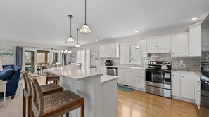 Fridge, microwave, stovetop, dishwasher - PERFECT oasis for creating beach memories! (Bethany Beach)