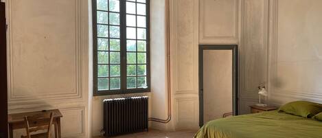 7 chambres, fer et planche à repasser, accès Internet, draps fournis