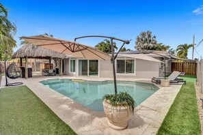 Pool - Resort Style House with Game Room near the Beach (Pompano Beach)