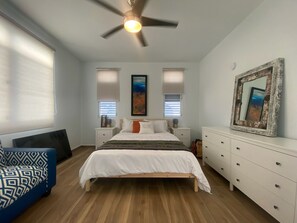 2 habitaciones, escritorio, tabla de planchar con plancha y wifi gratis