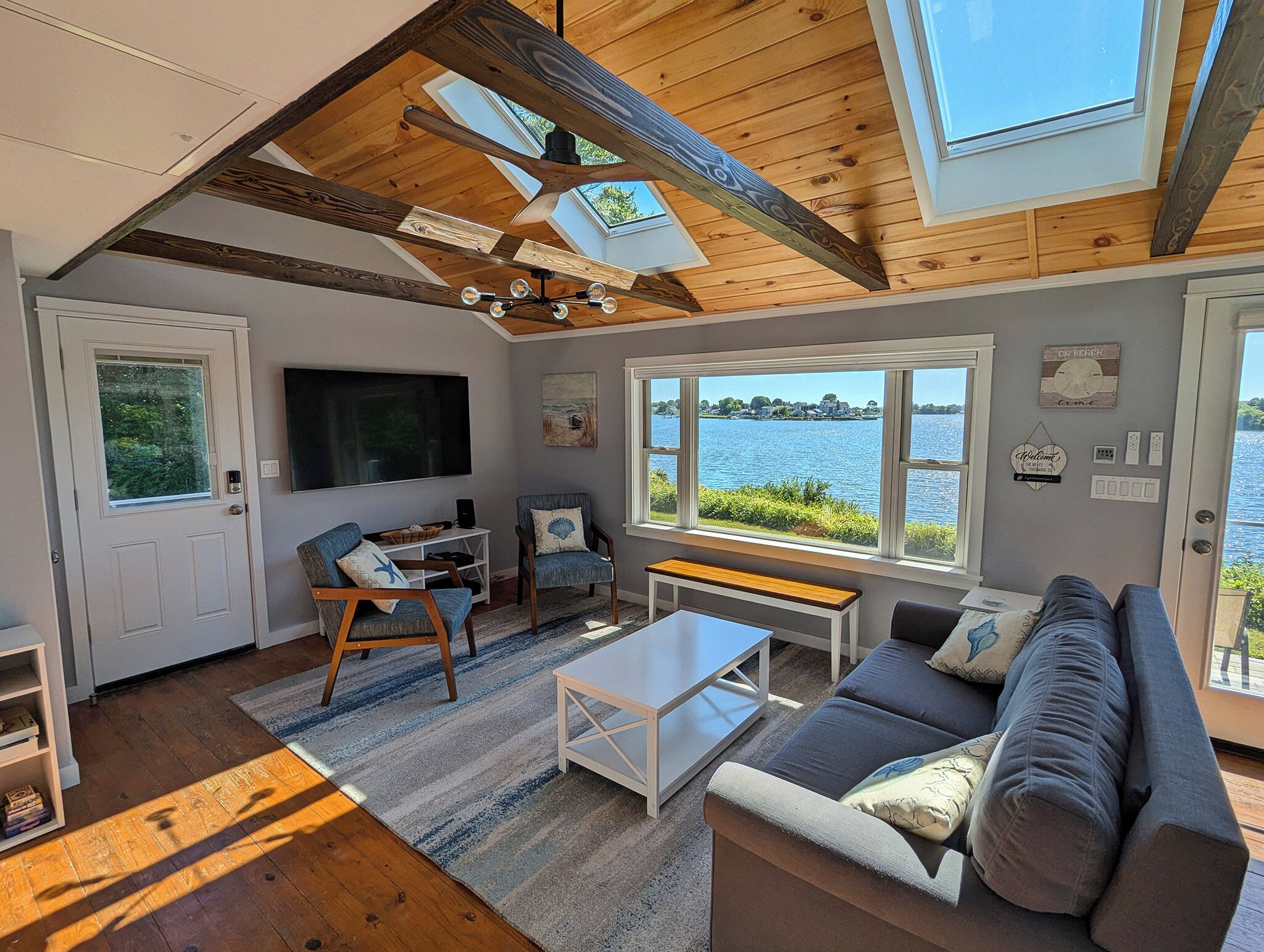 Hidden Narragansett Gem! VIEWS, VIEWS, VIEWS!