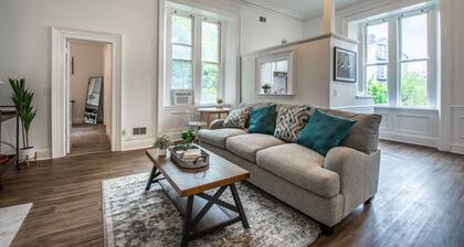 🏰Warren Castle🏰 - Breathtaking Views of Pittsburgh 💙