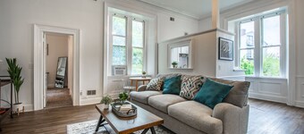 🏰Warren Castle🏰 - Breathtaking Views of Pittsburgh 💙