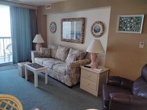 TV - Great Ocean Front Views - Only a few steps to the Beach (North Myrtle Beach)