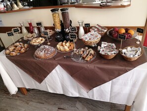 Petit déjeuner buffet compris tous les jours