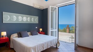 6 عدّة غرف نوم ومكواة/لوح كي وواي فاي مجانًا وملاءات أسرّة