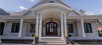 Lake Simcoe Loft 1BRD Full Bath WIFI Netflix AC