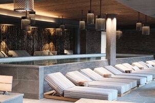 Couples treatment rooms, body treatments, aromatherapy