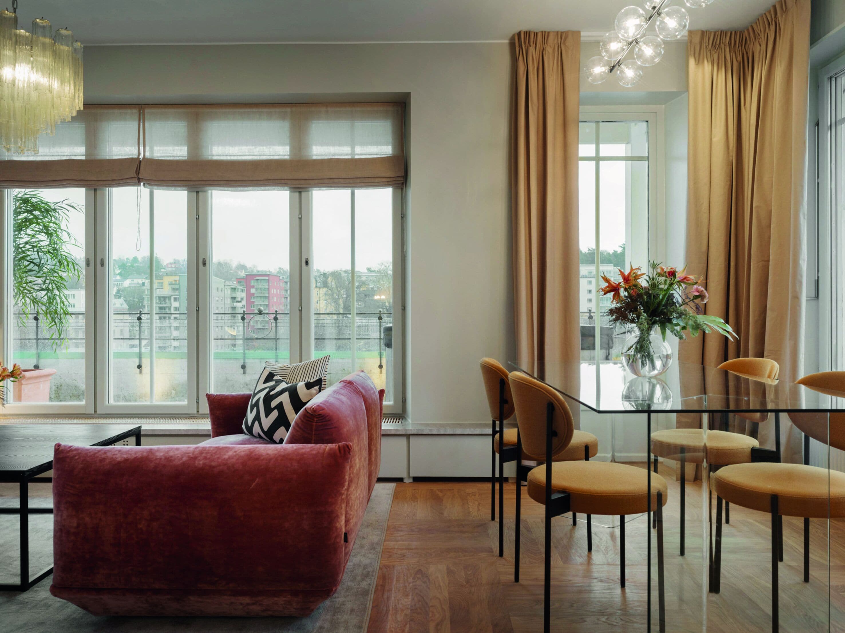 Kamar | Area keluarga | Televisi LED 43-inci dengan saluran TV kabel dan TV