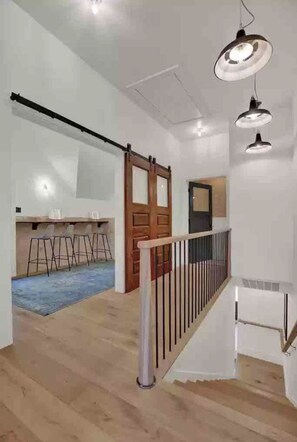 Interior - New Remodel 2022, Luxury Home, 1 Block off Main St., Bride's Dream! (Fredericksburg)