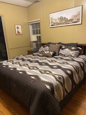 3 habitaciones, escritorio, wifi y ropa de cama