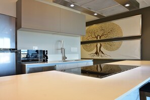 Private kitchen - APARTMENT WITH BEAUTIFUL MARINA VIEW (Puerto Vallarta)