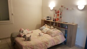 2 chambres, lit parapluie